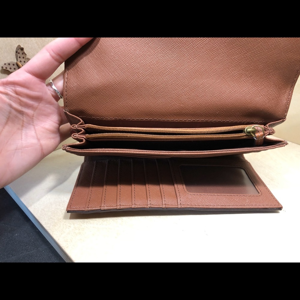 💎 Fossil Leather Clutch - Picture 5 of 12